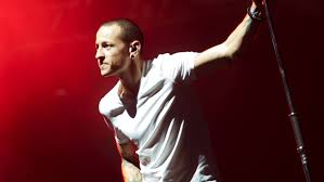 Chester Bennington dies