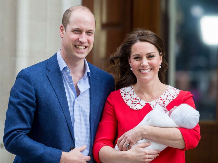 Prince William and Kate Middleton announce the birth of Prince Louis