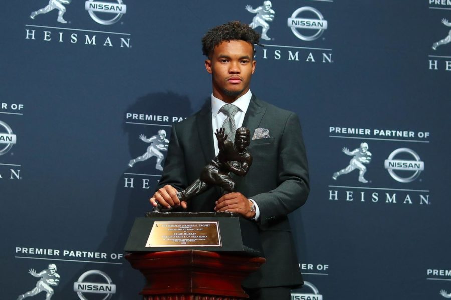 NEW YORK, NY - DECEMBER 08: 
Oklahoma quarterback Kyler Murray poses for photos after winning the 84th Heisman Trophy on December 8, 2018 at the New York Marriott Marquis in New York, NY.  (Photo by Rich Graessle/Icon  Sportswire)
