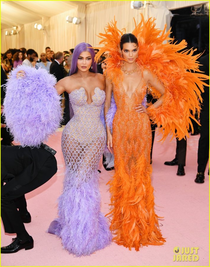 Kylie Jenner At Cardi BIs The Definition Of Versace Glamour