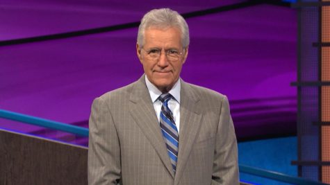 Alex Trebek begins treatment again